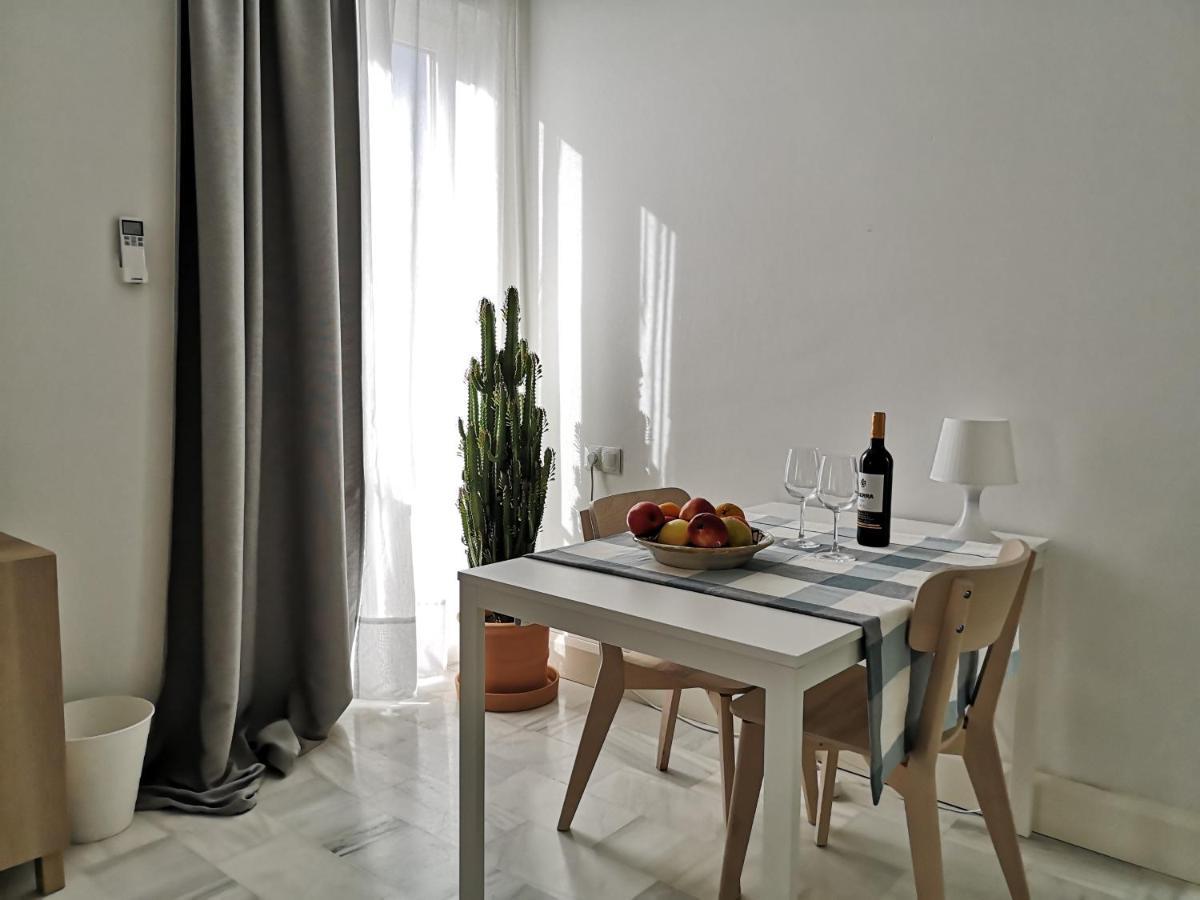 White Loft Alameda Apartment *
